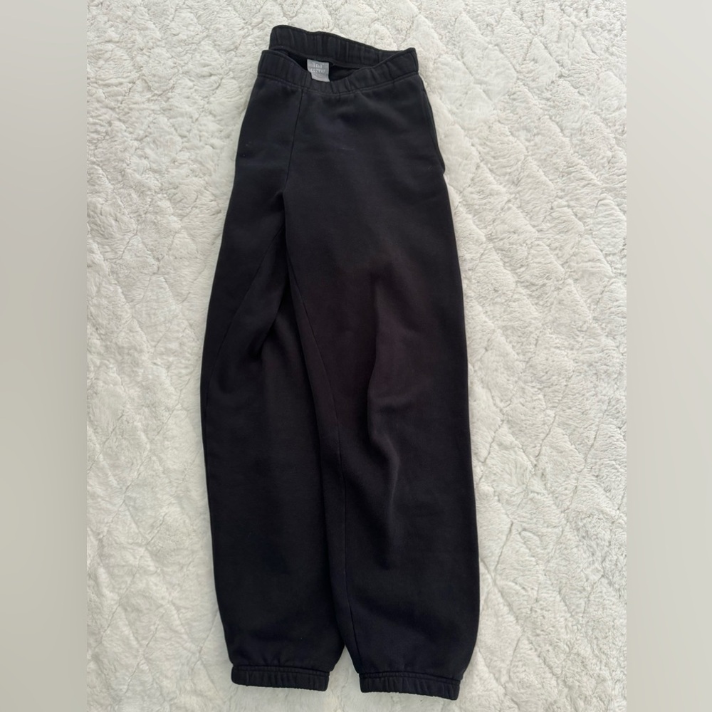 Aritzia TNA black sweatpants